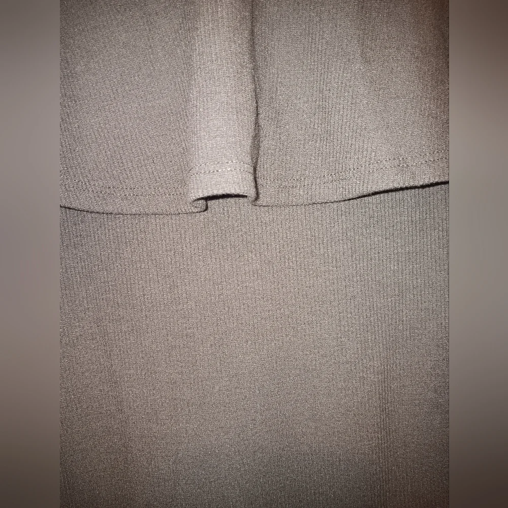 Express Gray Off Shoulder Dress - Picture 3 of 9